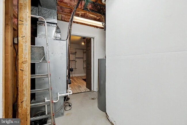 Building Photo - 2105 Glencourse Ln