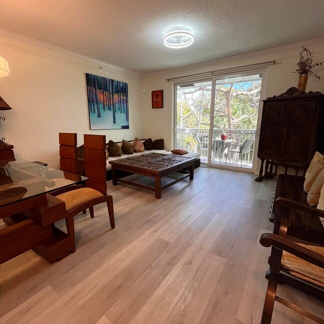 Building Photo - 2018 Alta Meadows Ln