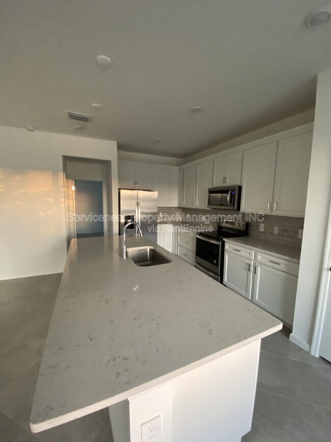 Building Photo - 6136 Baywood Ct