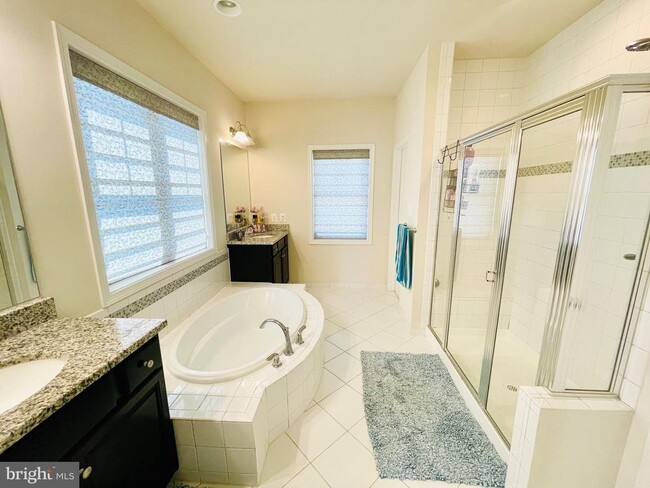 Building Photo - 14025 Godwit St