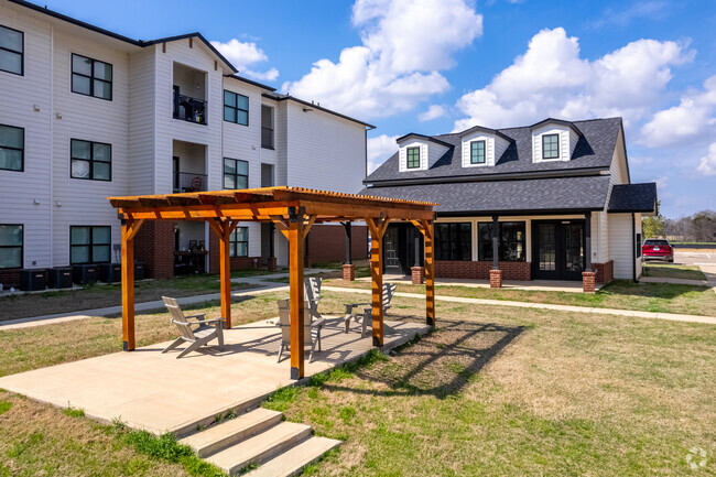 Building Photo - Burnett Trail Apartments