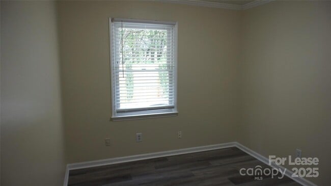 Building Photo - 8306 Summerglen Cir