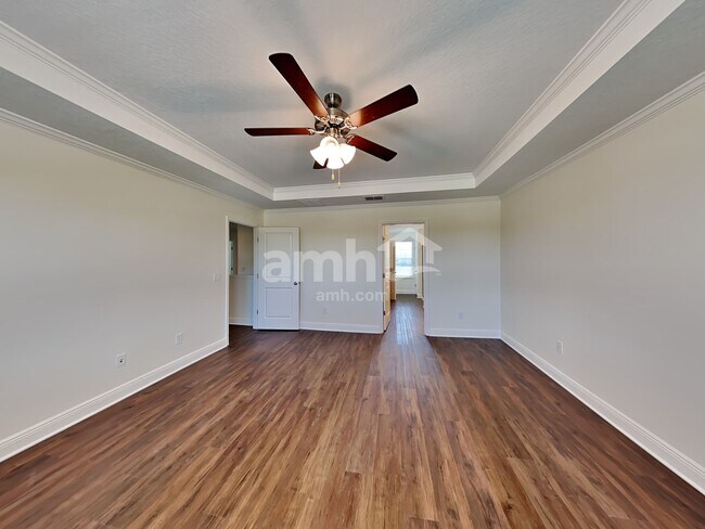 Building Photo - 914 Heavenly Dr