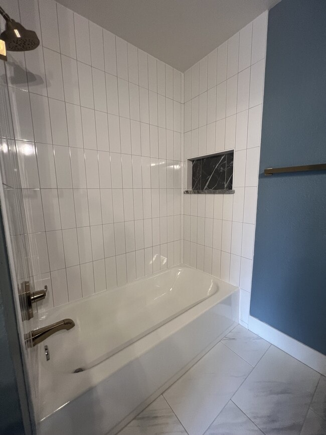 Building Photo - 3000 Chautauqua Ave