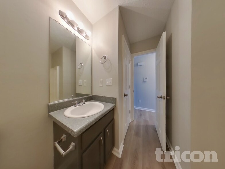 Building Photo - 27 Fairview Way