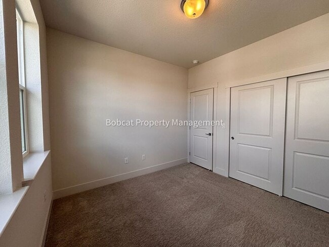 Building Photo - 1150 Little Ln