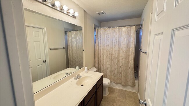 Building Photo - 914 Crestmont Trail Dr