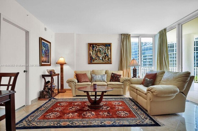 Building Photo - 801 Brickell Key Blvd