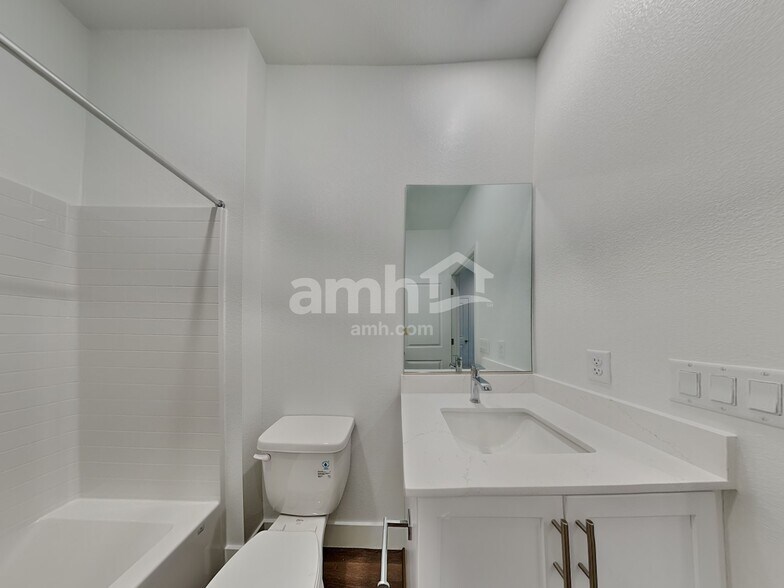 Building Photo - 9130 Fiesta Impatiens Ct