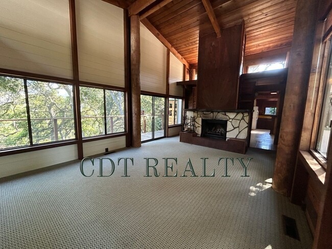 Building Photo - 3BR/ 2BA CARMEL VALLEY RETREAT