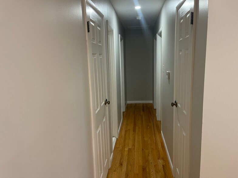 Down Hall - 16 Slate Hill Rd