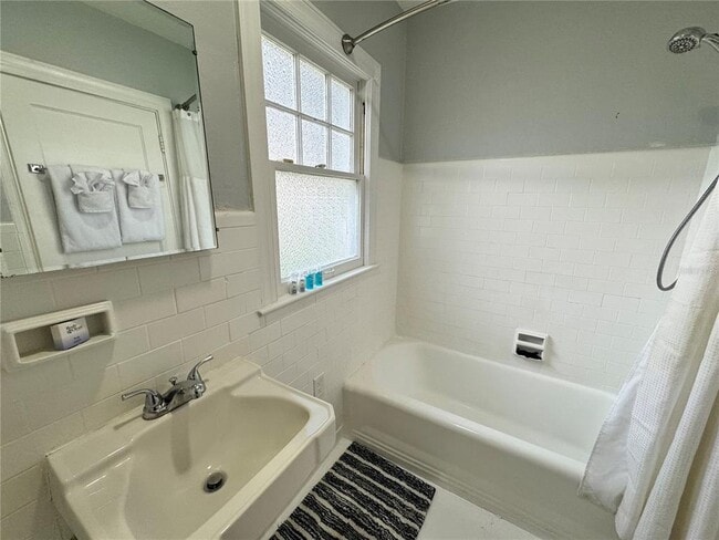 Building Photo - 607 Harwood St