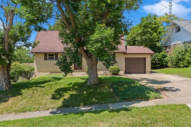 Building Photo - Charming 4-Bedroom Home in Desirable Neigh...