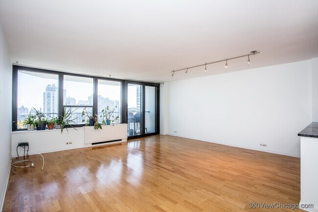 Building Photo - 1560 N Sandburg Terrace