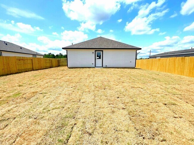 Building Photo - 340 Rd 5105