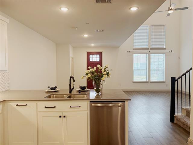 Building Photo - 8925 Phoebe Rd