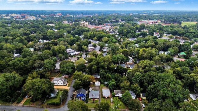 Building Photo - 250 Indale Ave