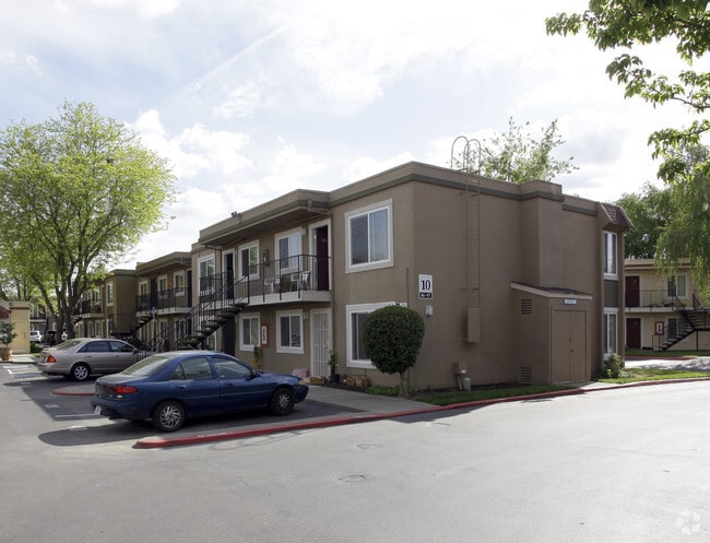 Building Photo - Rosswood Manor Apartments