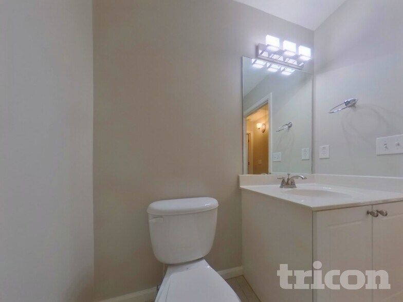 Building Photo - 207 Reserve Crossing