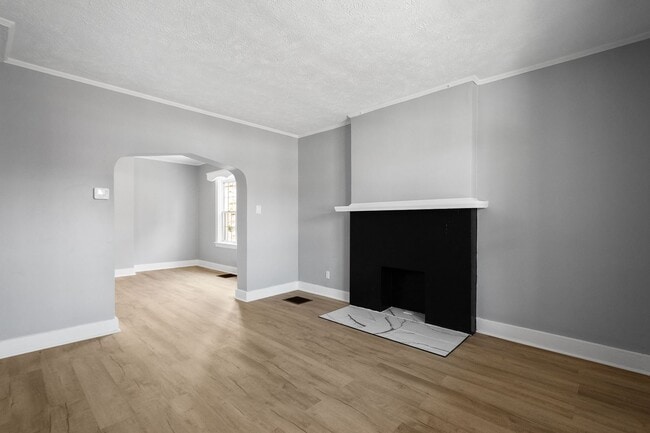 Building Photo - MOVE-IN SPECIAL! $200 OFF 1ST MONTH RENT T...