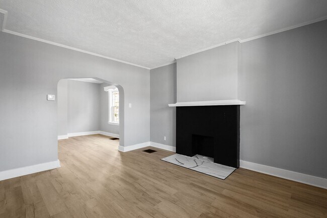 Building Photo - Stunning 2 bedroom home in Carrick available October 1st!