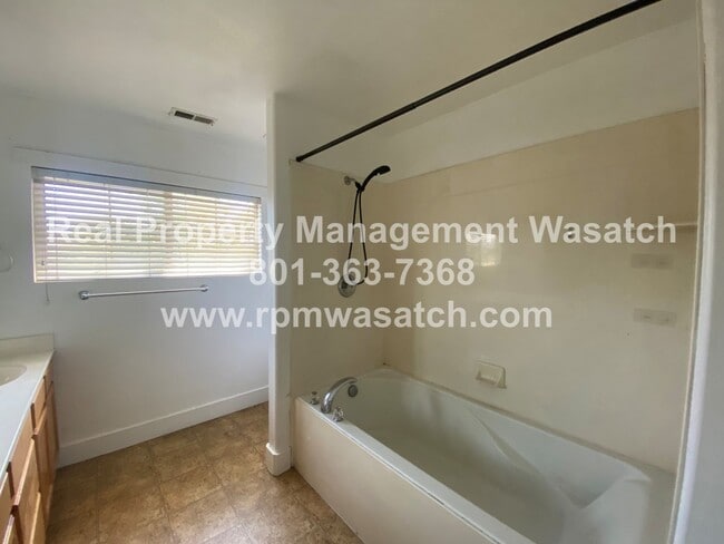 Building Photo - Great 4 bedroom 2 bath West Valley Home