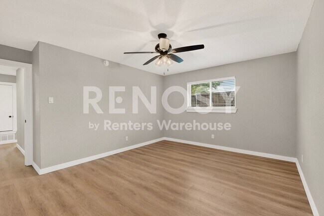 Building Photo - 507 S Spring Creek Dr