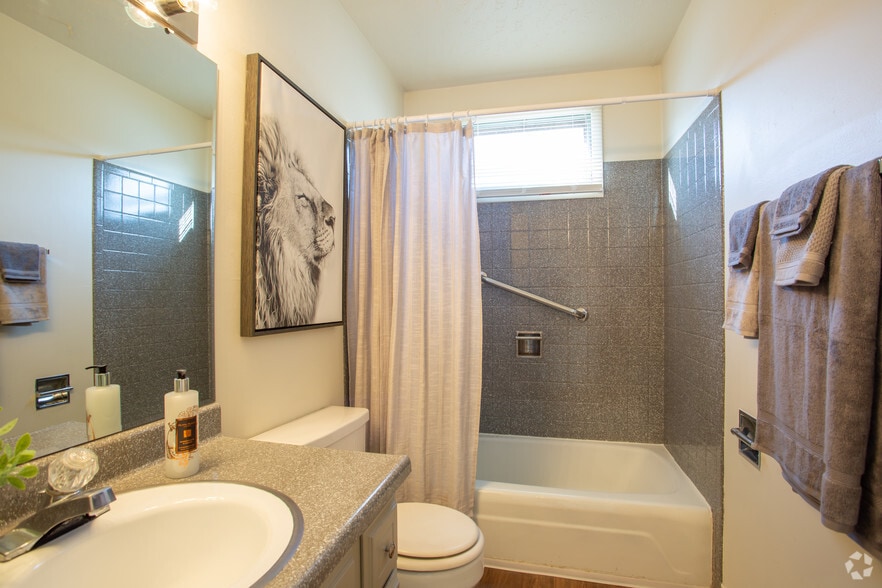 Village Square 15001614 W 9th St Lawrence KS 66044 Apartment Finder