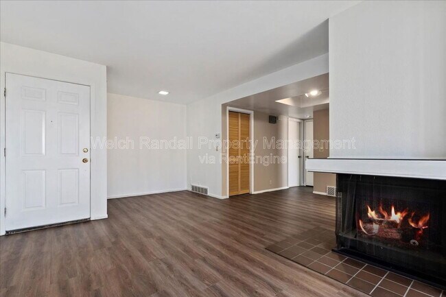 Building Photo - 6871 Countrywoods Cir