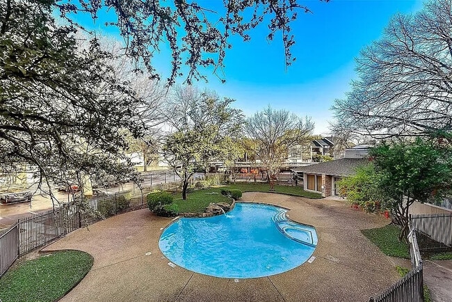 Building Photo - 8109 Skillman St