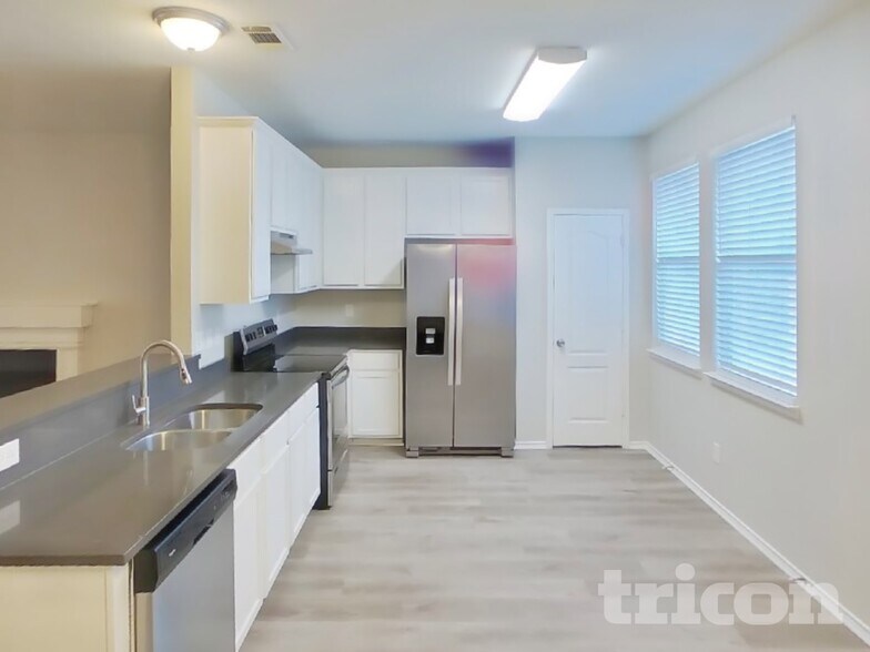 Building Photo - 207 Moonlight Dr