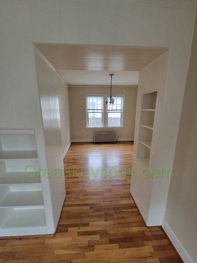 Building Photo - Beautiful 2 Bedroom 1 Bath House with Atta...