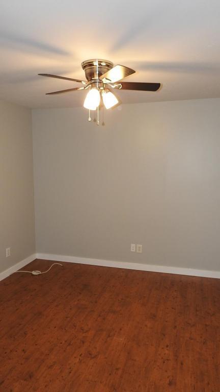 Building Photo - 517 Holmes St