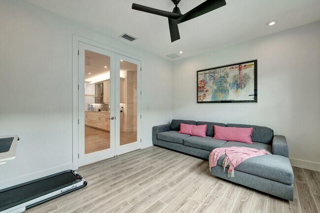 Building Photo - 11740 SW Aquila Wy
