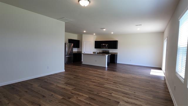 Building Photo - 1824 Wolf Run