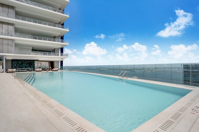 Building Photo - 300 Biscayne Blvd Way