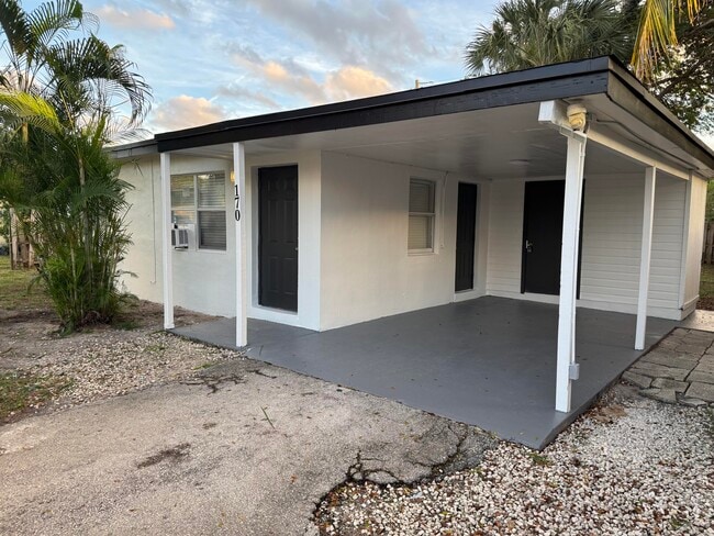 Building Photo - 170 Loquat Tree Dr