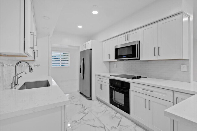Building Photo - 9375 SW 181st Terrace