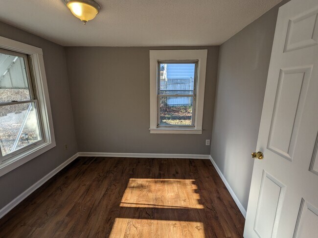 Building Photo - 386 Platt Ave