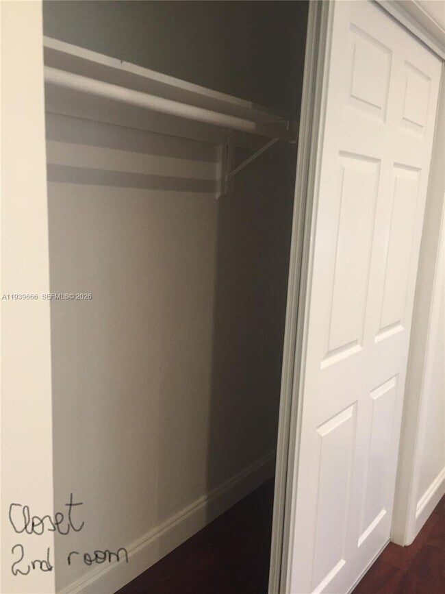 Building Photo - 1527 Adams St