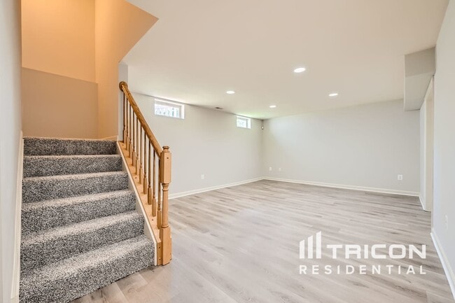Building Photo - 611 China Clipper Cir