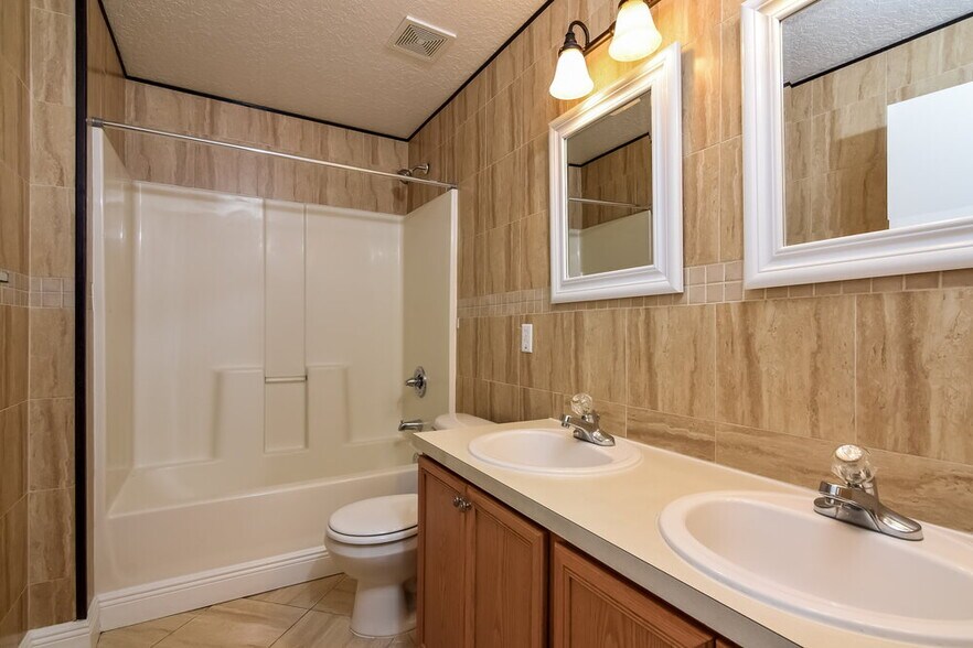 Building Photo - 2292 Blackwood Dr