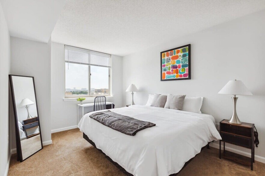 Building Photo - 3901 17th St N