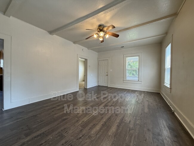 Building Photo - 1205 Warner St