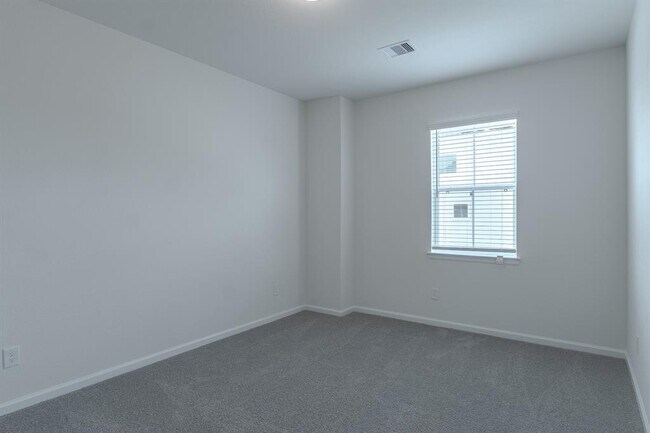 Building Photo - 3317 Young Clover Wy
