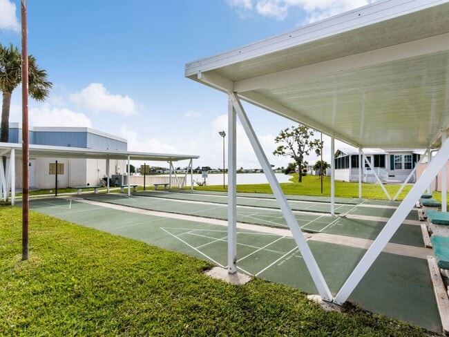 Building Photo - 7426 43rd Dr N