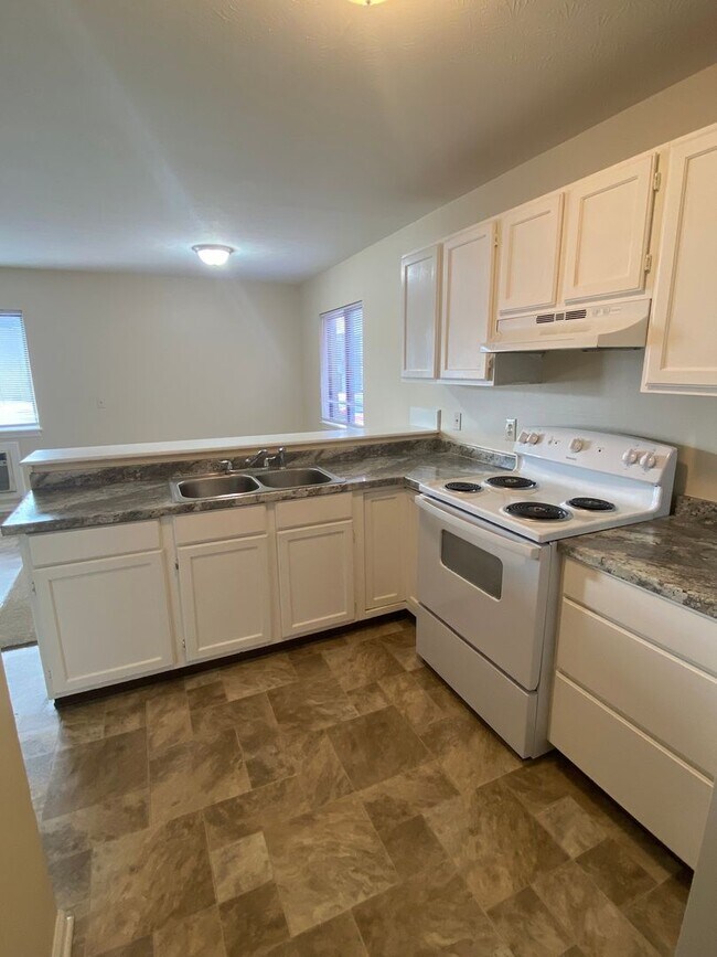 Building Photo - Norwood