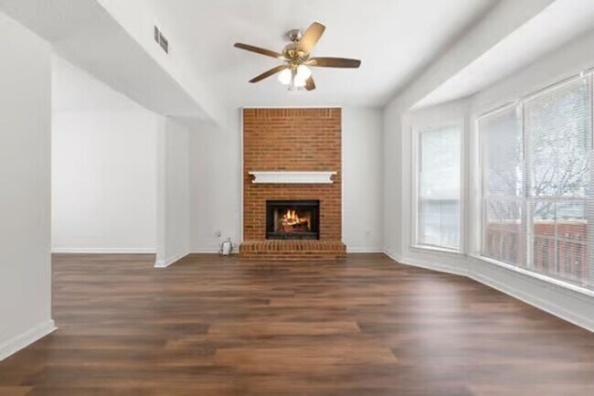 Building Photo - Two story home in Hampton