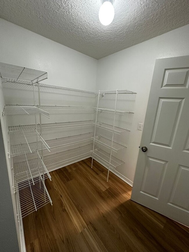 Building Photo - Spacious All Brick 4/3 in Whisper Creek