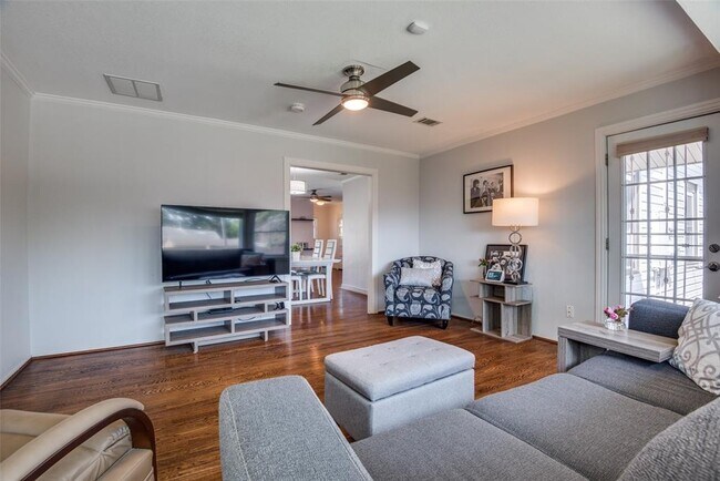 Building Photo - 4630 Kelton Dr